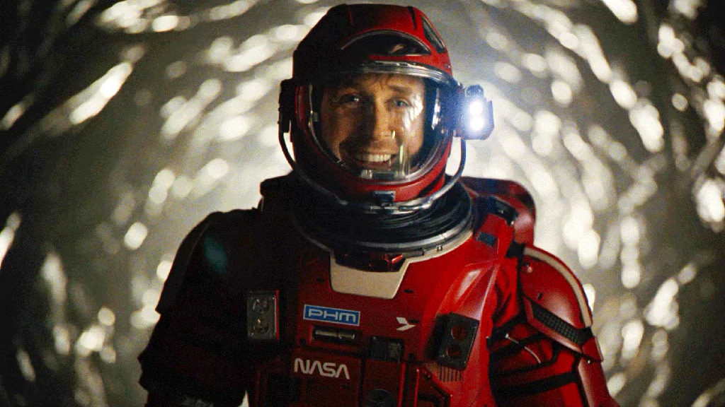 Grace en combinaison spatiale